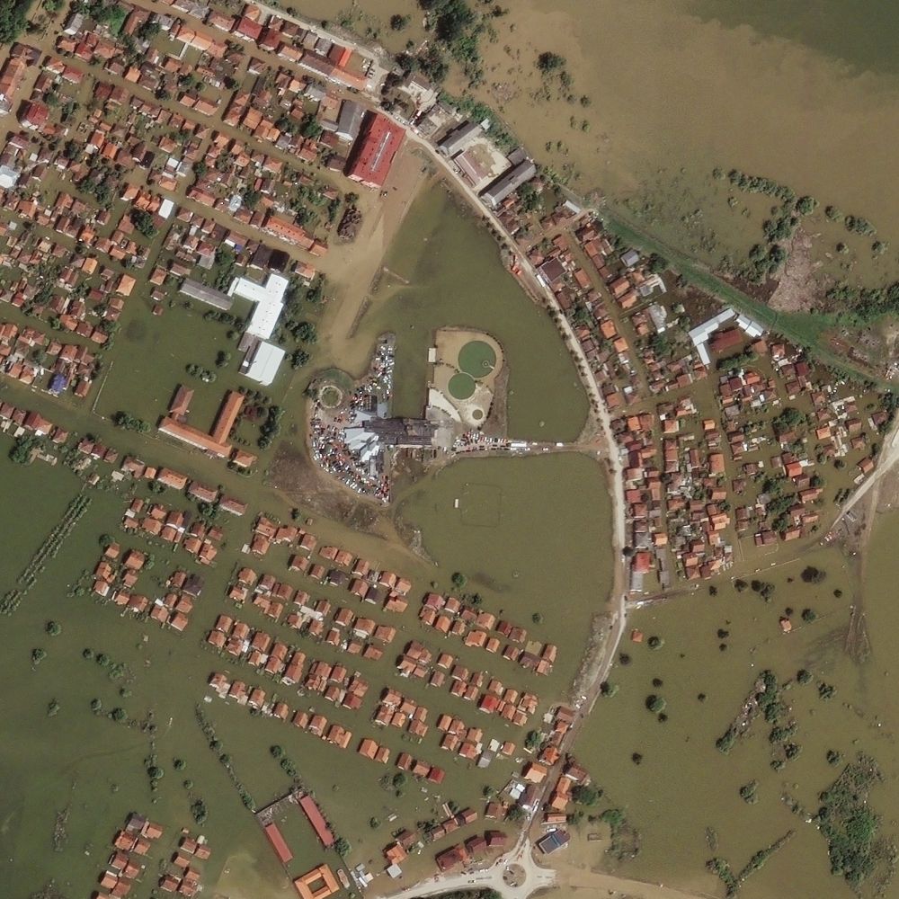 The use of satellite imagery to meet the needs in emergency situations: myths and realities